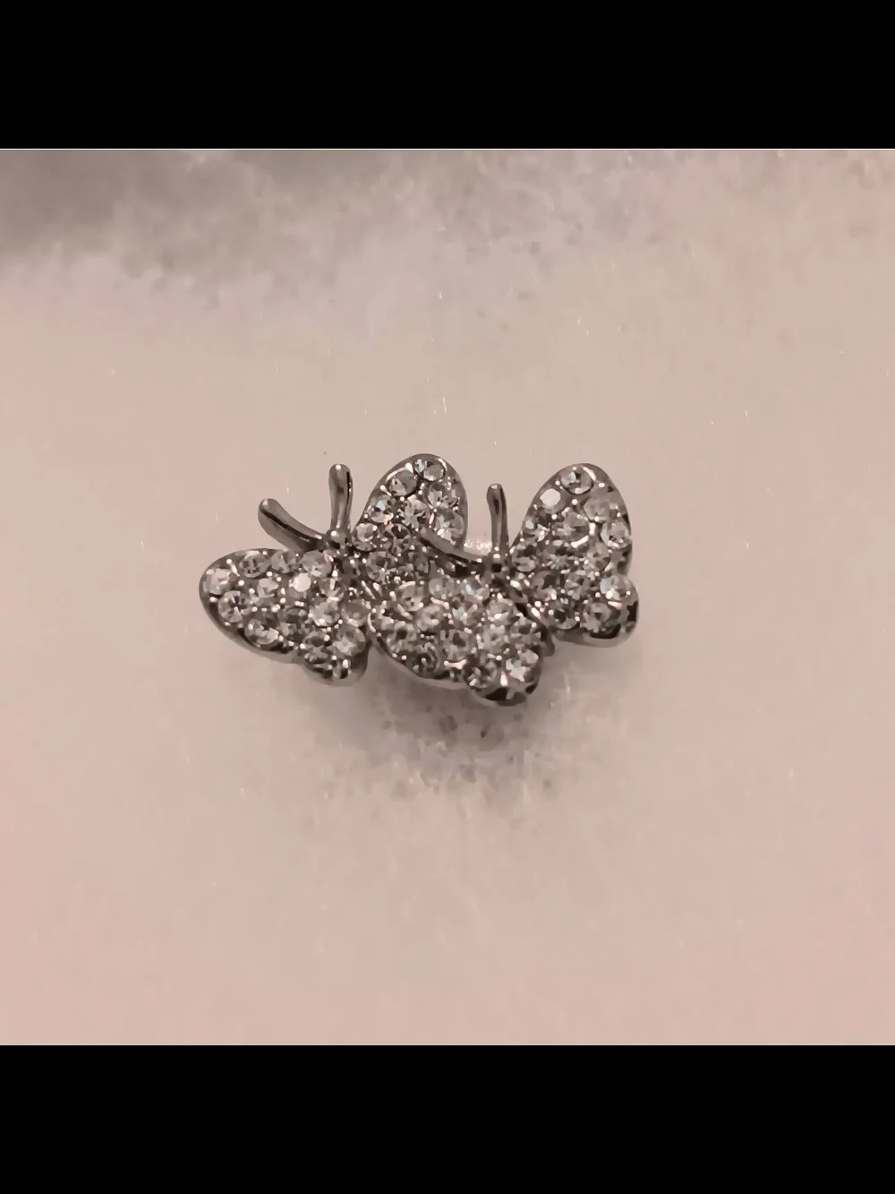 Double Butterfly Crystal Fashion Brooch Pin – Like New | Sparkling Rhinestone